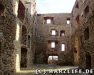 In der Palasruine