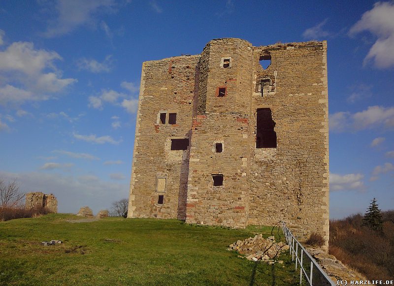 Auf dem Gel&auml;nde der Burgruine Arnstein