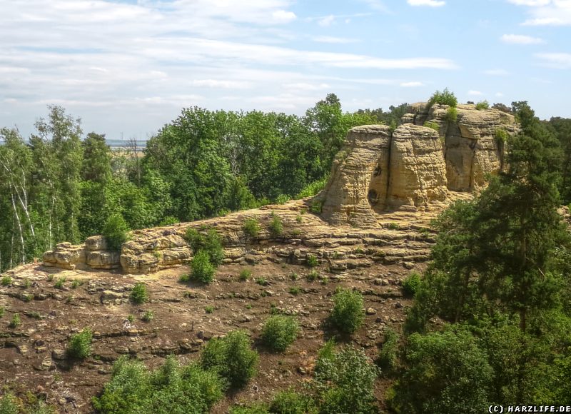 Der Ausblick von der Teufelskanzel zum Klusfelsen