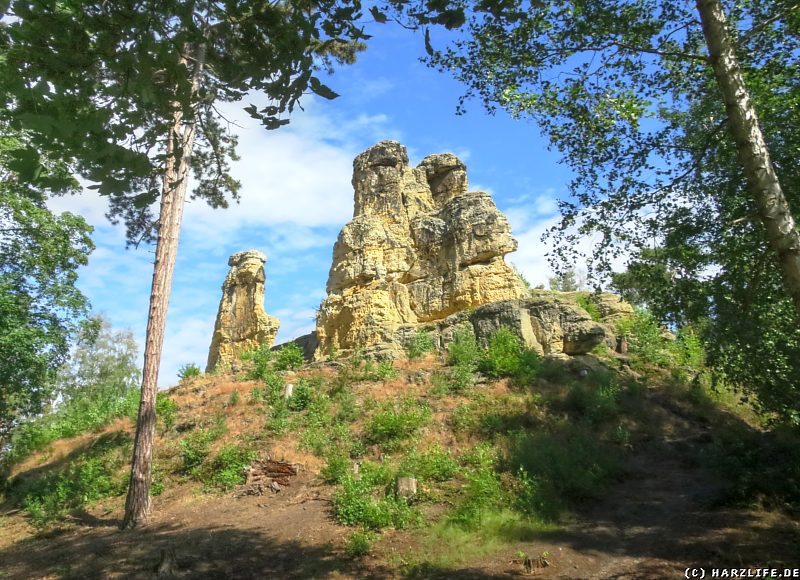 Blick vom Wanderweg auf den Fünffingerfelsen