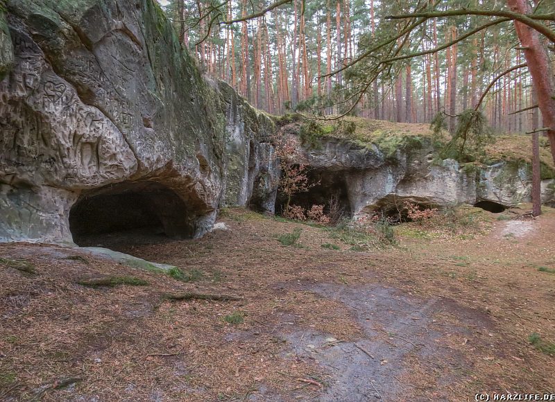 Kleine Sandhöhlen - Geräumige Höhlen im Südteil
