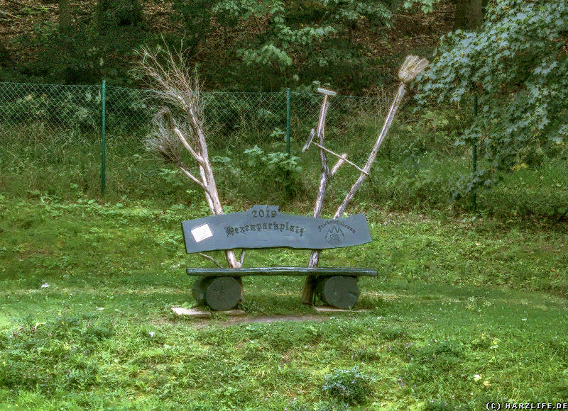 Der Hexenparkplatz im Kurpark von Friedrichsbrunn