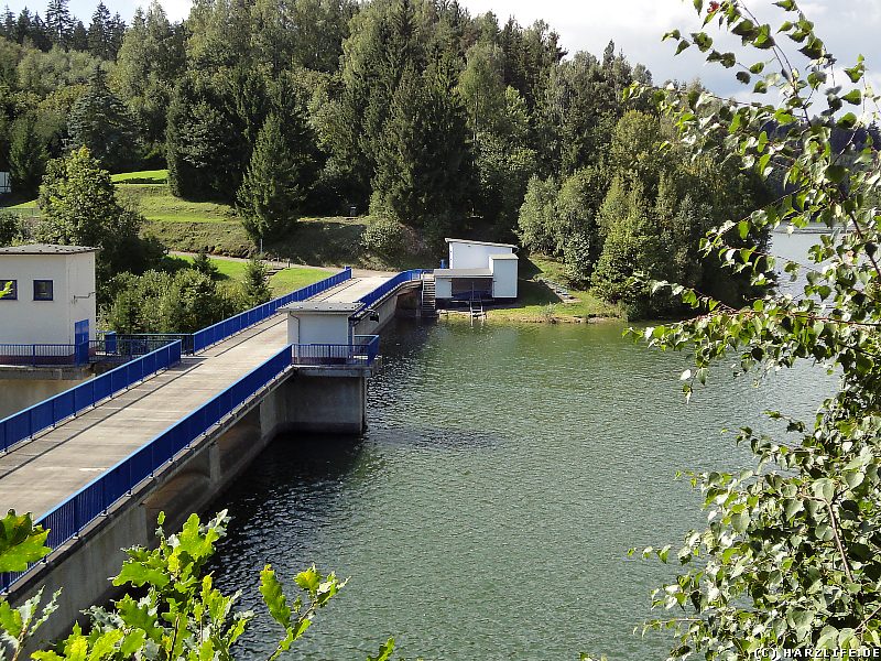 Die Staumauer der Wippertalsperre