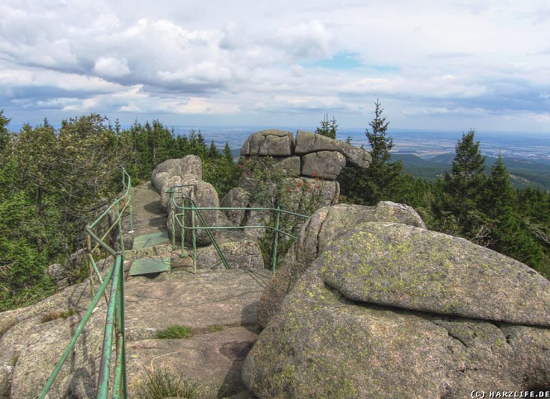 Aussicht von der Großen Zeterklippe in Richtung des nördlichen Harzvorlandes