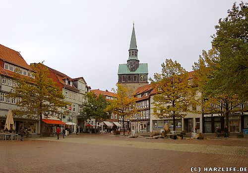 Der Kornmarkt im Stadtzentrum von Osterode Kornmarkt in Osterode mit Marktkirche St. Aegidien