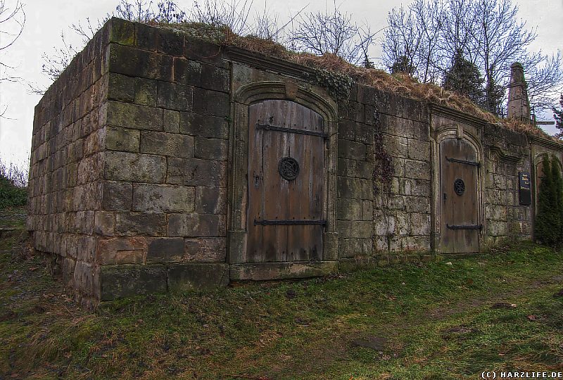 Gruftbauwerke auf dem Wipertifriedhof in Quedlinburg