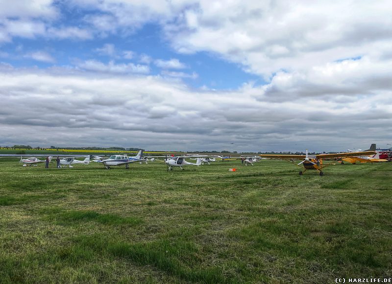 Flugzeuge beim Flugplatzfest