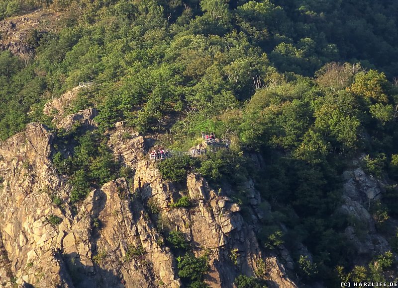 Zwei Aussichtspunkte: Blick von der La Viereshöhe zur Roßtrappe