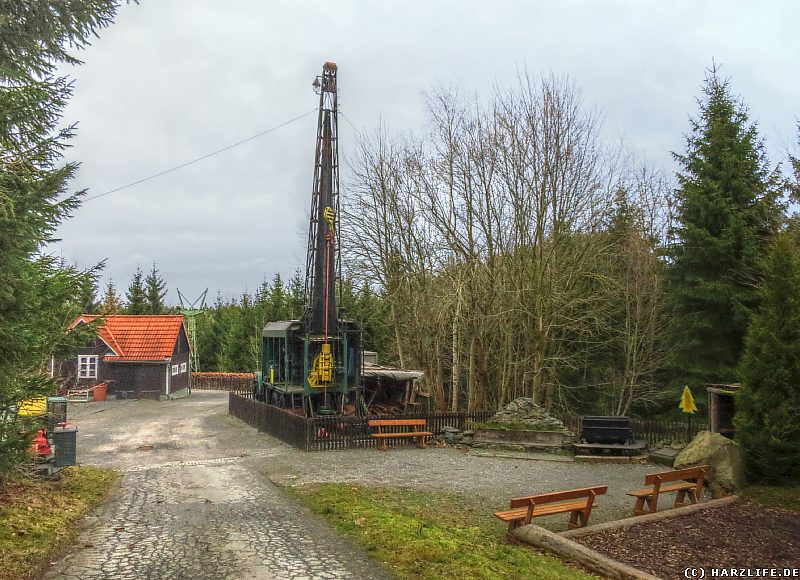 Am Eingang zum Schaubergwerk Büchenberg