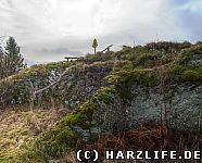 Blick von Norden zum Gipfel des Burgberges