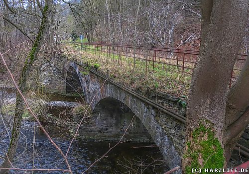 Ehemalige Eisenbahnbrücke der Neuwerker Industriebahn