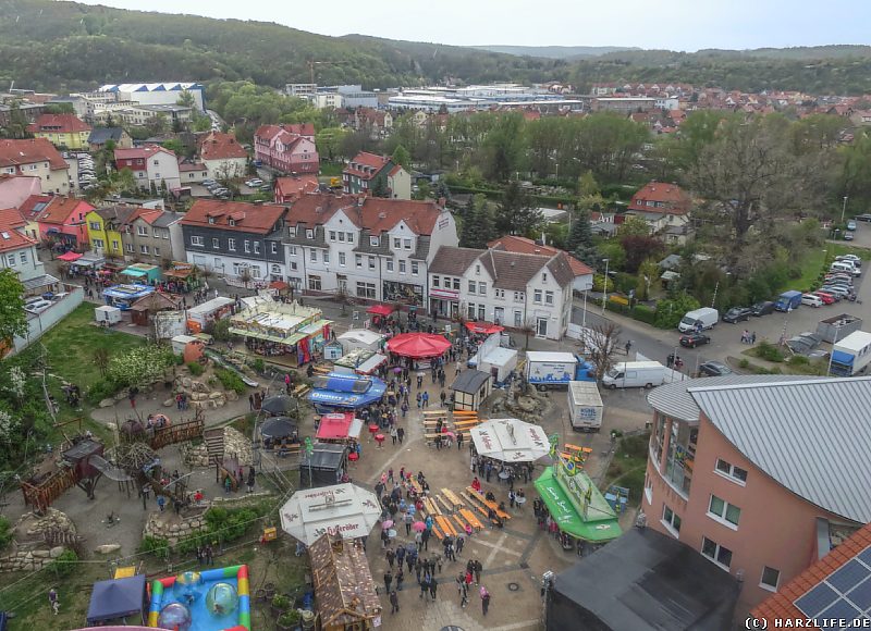 Der Walpurgismarkt vor dem Rathaus von Thale