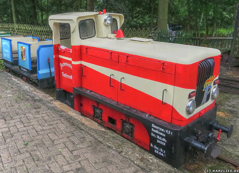 Lokomotive mit Emblem der Pionierorganisation
