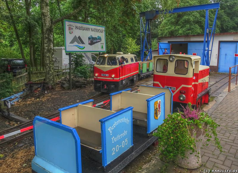 Lokomotiven und Personenwagen der Parkeisenbahn Vatterode